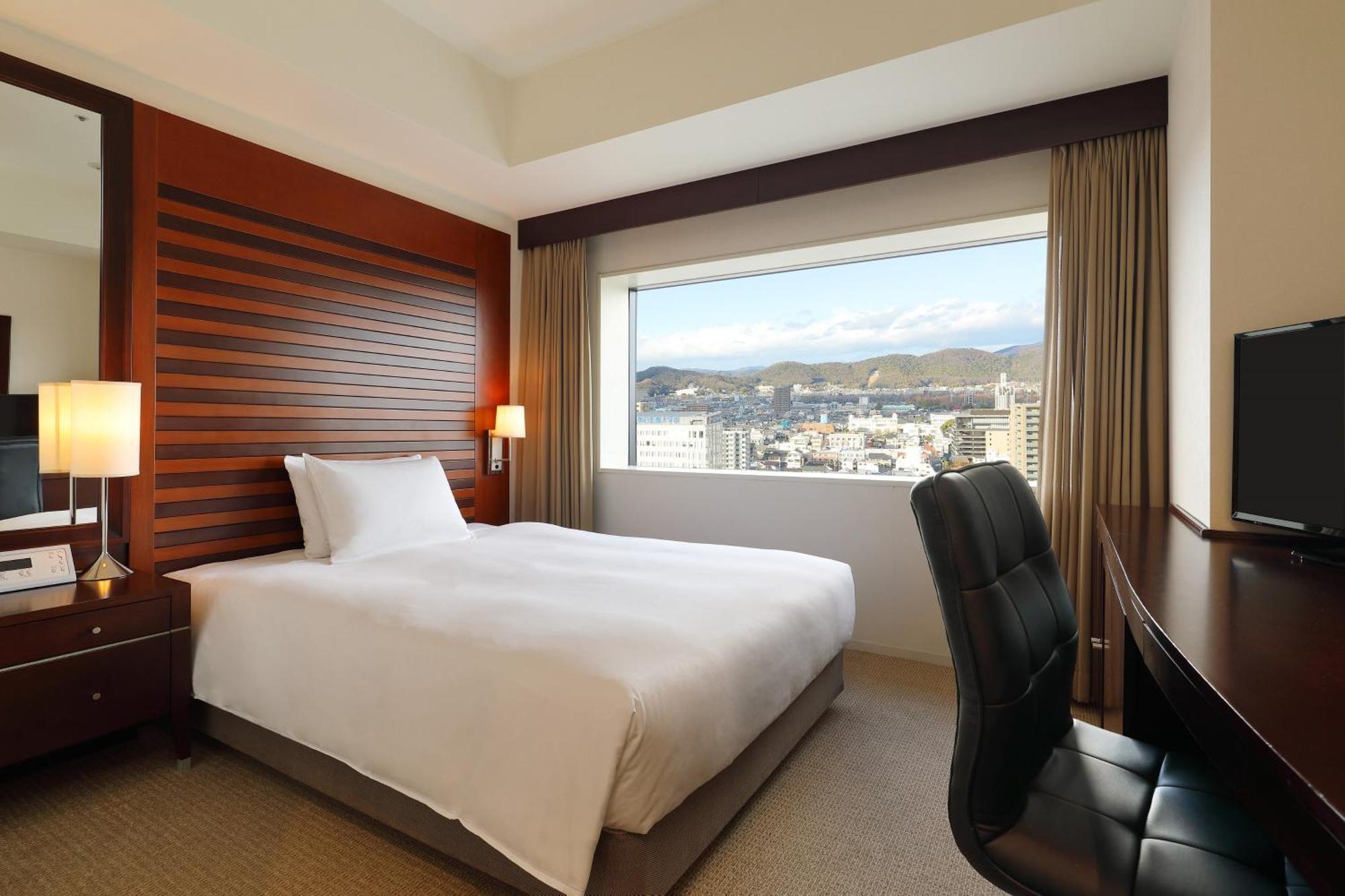 Ana Crowne Plaza Okayama By Ihg Hotel Екстериор снимка